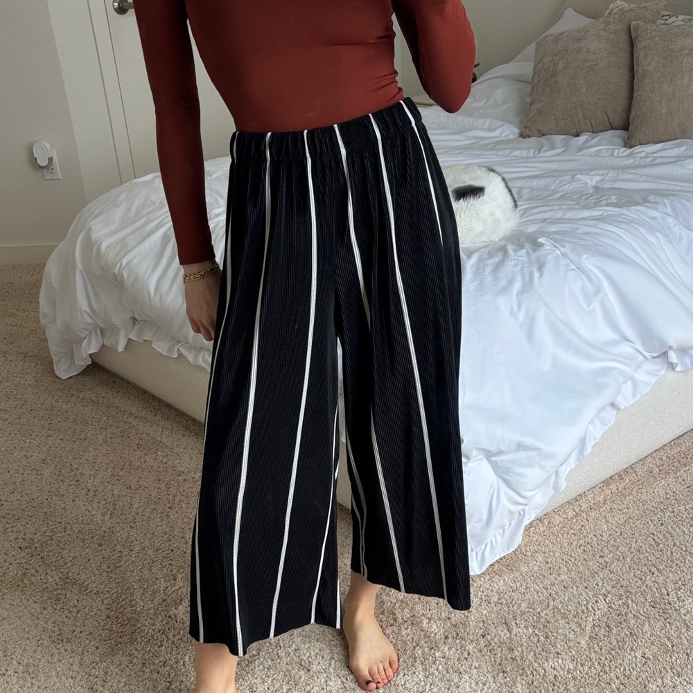 Zara cropped Black and White Striped Women's Pants palazzo